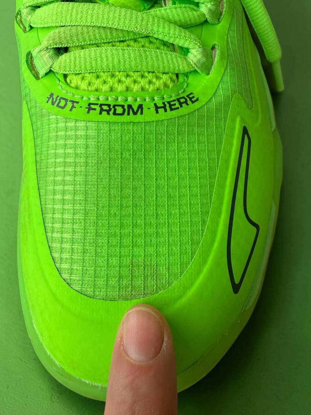 Puma MB.01 Lo LaMelo Ball Green Gecko Neon Volt Basketball Shoes Men’s Size 9 - Picture 8 of 11